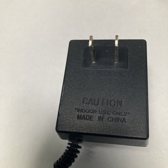 DVE AC/DC Adapter Charger DV-1230 Input 117v Charger Power 12v Output 300ma 6w - Picture 5 of 6